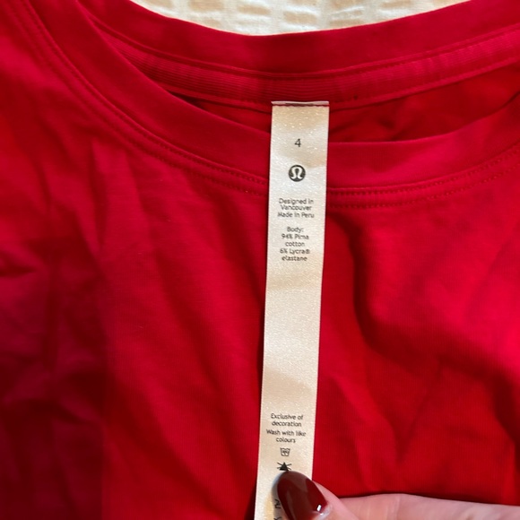 Lululemon LA front cut-out crop tank - Picture 4 of 5